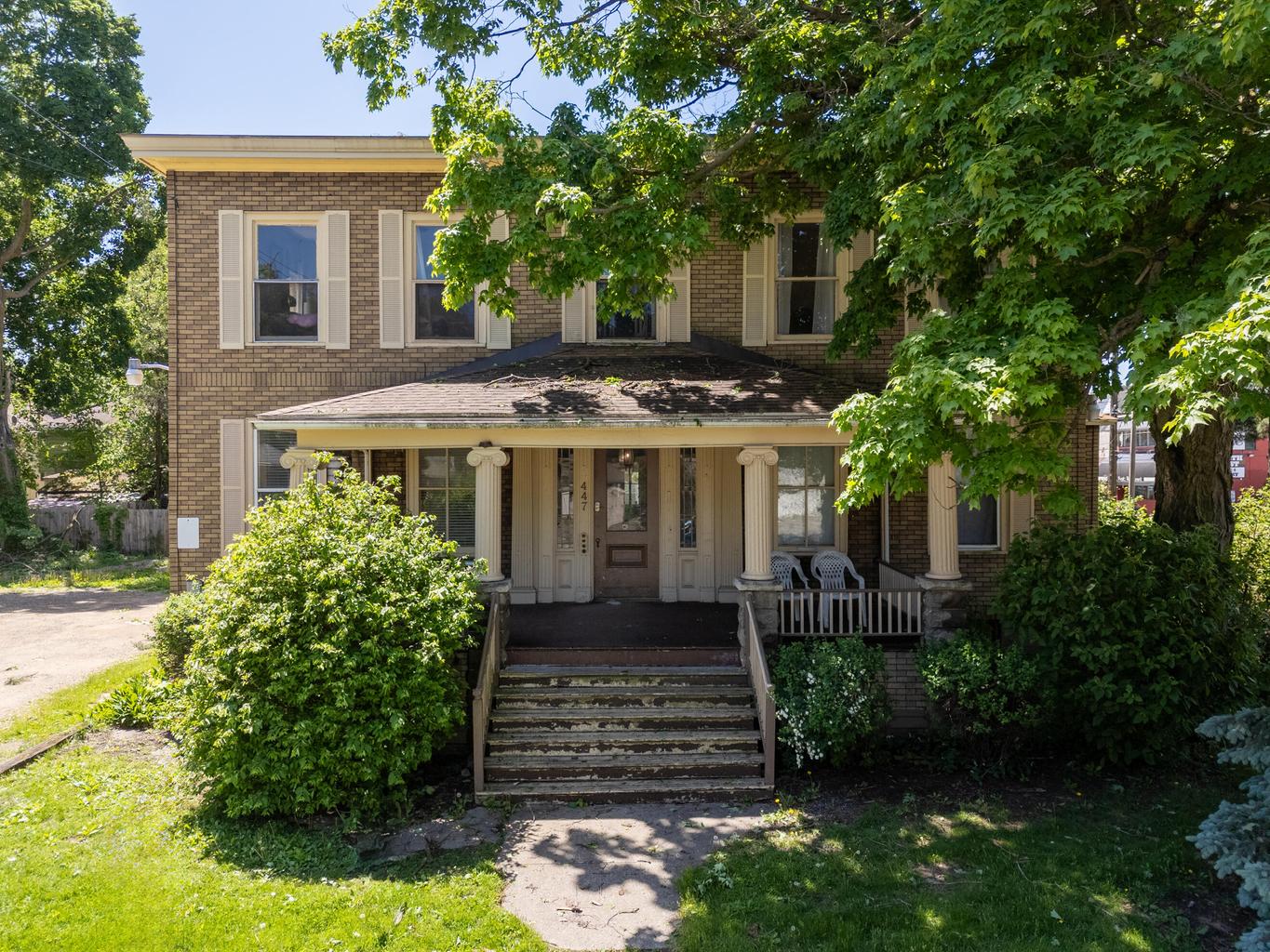 447 West Vine Street - 2W